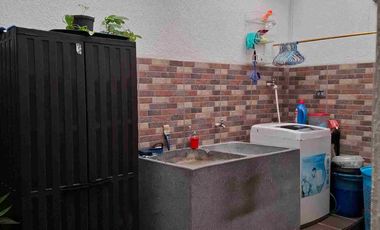 Se vende casa unifamiliar de 2 pisos