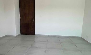 CASA EN VENTA ZONA CENTRO DE JIUTEPEC CON ALBERCA PROPIA Y JARDÍN