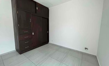 CASA EN VENTA ZONA CENTRO DE JIUTEPEC CON ALBERCA PROPIA Y JARDÍN