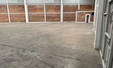 BODEGA EN RENTA, ZONA ALAMO INDUSTRIAL, GDL, SOBRE AVENIDA