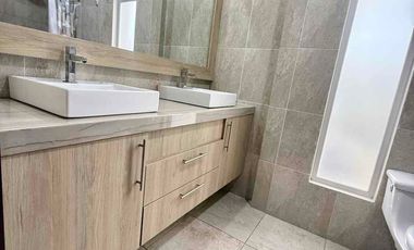 CASA EN ALQUILER URB
PRIVADA CELESIA SECTOR
INGRESO A MACHALA 3
HABITACIONES