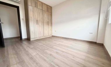 CASA EN ALQUILER URB
PRIVADA CELESIA SECTOR
INGRESO A MACHALA 3
HABITACIONES