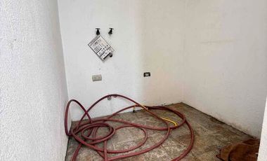CASA EN ALQUILER URB
PRIVADA CELESIA SECTOR
INGRESO A MACHALA 3
HABITACIONES