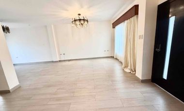 CASA EN ALQUILER URB
PRIVADA CELESIA SECTOR
INGRESO A MACHALA 3
HABITACIONES