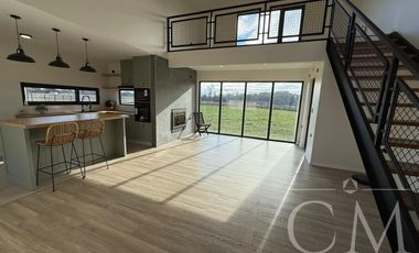 HERMOSA CASA EN PARCELACIÓN CONSOLIDADA EN OSORNO