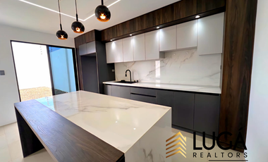Casa nueva por estrenar con amplio patio en venta sector Los Gavilanes, Manta, Ecuador