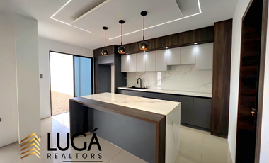 Casa nueva por estrenar con amplio patio en venta sector Los Gavilanes, Manta, Ecuador