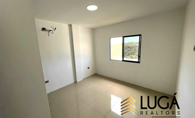 Casa nueva por estrenar con amplio patio en venta sector Los Gavilanes, Manta, Ecuador