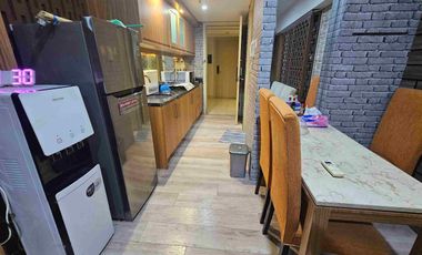 Apartemen full furnished 2 unit jadi 1 Louis Kienne Simpang Lima