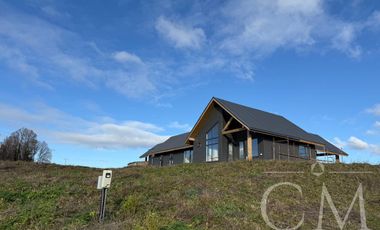 CASA EN PARCELACIÓN CONSOLIDADA EN OSORNO