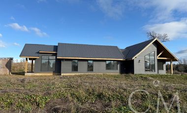 CASA EN PARCELACIÓN CONSOLIDADA EN OSORNO