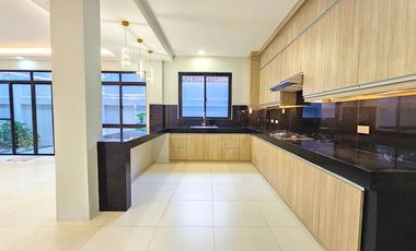 MODERN SPACIOUS SINGLE DETACHED HOUSE AND LOT IN BF HOMES PARAÑAQUE CITY