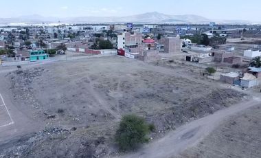 Terreno a 300 m del Aeropuerto del Bajio.