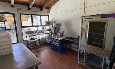 HERMOSA PROPIEDAD EN METEPEC, RODEADA DE 1650 MTS DE JARDÍN. EXCELENTE UBICACIÓN, AVENIDA EN CRECIMIENTO.