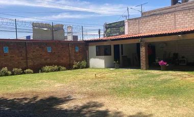 HERMOSA PROPIEDAD EN METEPEC, RODEADA DE 1650 MTS DE JARDÍN. EXCELENTE UBICACIÓN, AVENIDA EN CRECIMIENTO.