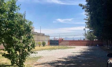 HERMOSA PROPIEDAD EN METEPEC, RODEADA DE 1650 MTS DE JARDÍN. EXCELENTE UBICACIÓN, AVENIDA EN CRECIMIENTO.