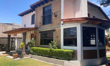 HERMOSA PROPIEDAD EN METEPEC, RODEADA DE 1650 MTS DE JARDÍN. EXCELENTE UBICACIÓN, AVENIDA EN CRECIMIENTO.