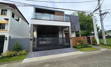 SPACIOUS WITH  5 BEDROOMS SINGLE DETACHED HOUSE AND LOT IN BF HOMES PARAÑAQUE CITY