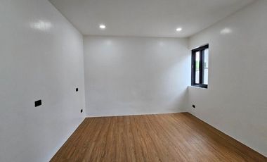 SPACIOUS WITH  5 BEDROOMS SINGLE DETACHED HOUSE AND LOT IN BF HOMES PARAÑAQUE CITY