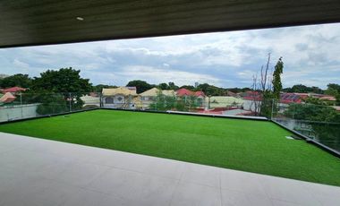 SPACIOUS WITH  5 BEDROOMS SINGLE DETACHED HOUSE AND LOT IN BF HOMES PARAÑAQUE CITY