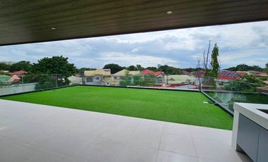 SPACIOUS WITH  5 BEDROOMS SINGLE DETACHED HOUSE AND LOT IN BF HOMES PARAÑAQUE CITY