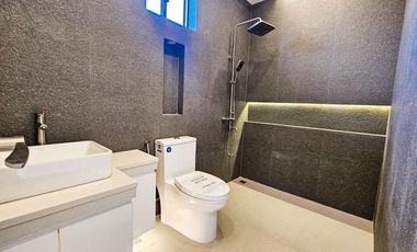 SPACIOUS MODERN SINGLE DETACHED HOUSE AND LOT IN BF HOMES PARANAQUE CITY