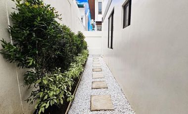 SPACIOUS MODERN SINGLE DETACHED HOUSE AND LOT IN BF HOMES PARANAQUE CITY