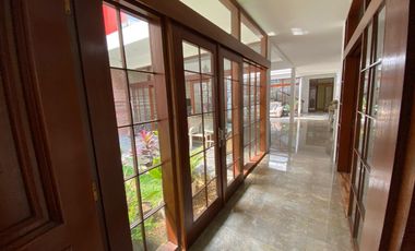 Dijual Rumah Mewah Asri Siap Huni Sayap Sarijadi pasteur Bandung dekat ke Area Wisata Lembang