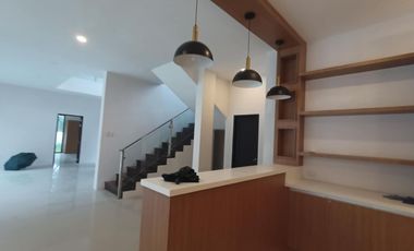 House with POOL in Buenavista Hills 1 Tagaytay for SALE for 25M! for RENT 70k per month