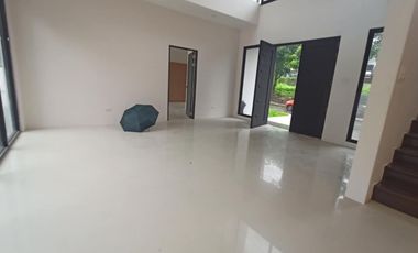 House with POOL in Buenavista Hills 1 Tagaytay for SALE for 25M! for RENT 70k per month