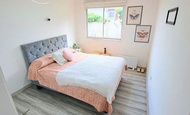 Sincrónica propiedades Arrienda Gran Casa Remodelada Con Vista Al Mar, El Quisco