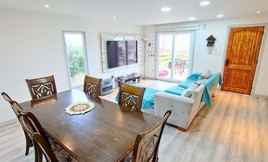 Sincrónica propiedades Arrienda Gran Casa Remodelada Con Vista Al Mar, El Quisco