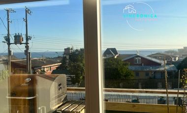 Sincrónica propiedades Arrienda Gran Casa Remodelada Con Vista Al Mar, El Quisco