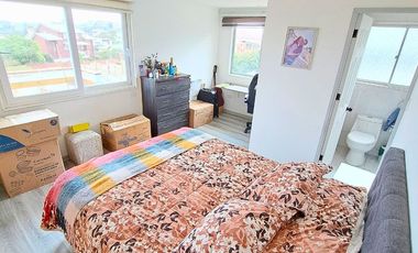 Sincrónica propiedades Arrienda Gran Casa Remodelada Con Vista Al Mar, El Quisco
