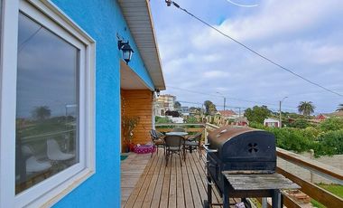 Sincrónica propiedades Arrienda Gran Casa Remodelada Con Vista Al Mar, El Quisco
