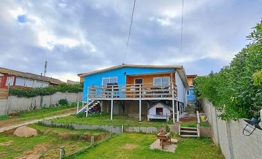 Sincrónica propiedades Arrienda Gran Casa Remodelada Con Vista Al Mar, El Quisco