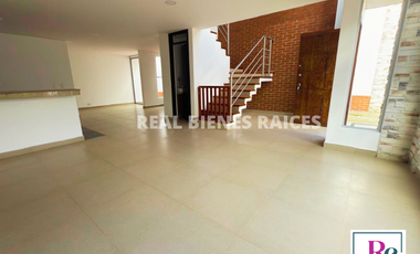 Casa en arriendo en unidad cerrada – La Ceja