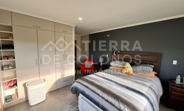 Vendemos Casa familiar amplia y luminosa en condominio cerrado