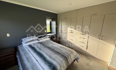 Vendemos Casa familiar amplia y luminosa en condominio cerrado