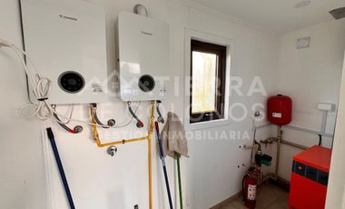 Vendemos Casa familiar amplia y luminosa en condominio cerrado