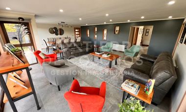 Vendemos Casa familiar amplia y luminosa en condominio cerrado