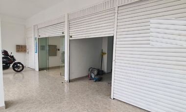 ALQUILO LOCAL COMERCIAL 200 M2  PRADOIS DEL NORTE