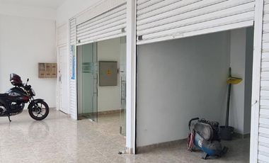 ALQUILO LOCAL COMERCIAL 200 M2  PRADOIS DEL NORTE