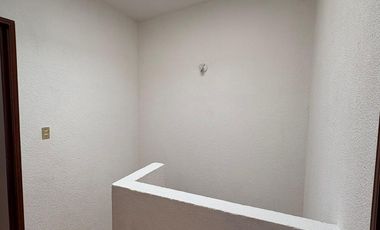 CASA EN VENTA EN FRACC. EL OLIMPO TOLUCA