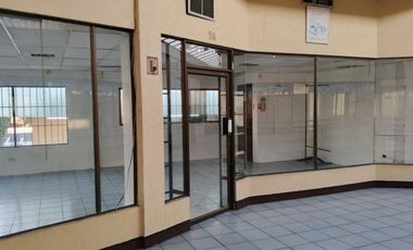 Local en centro comercial alborada
