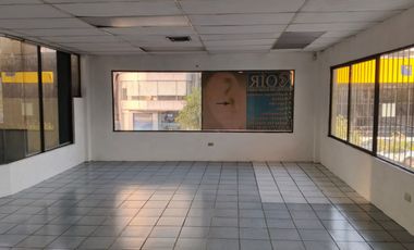 Local en centro comercial alborada