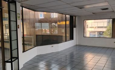 Local en centro comercial alborada