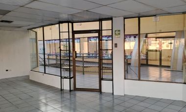Local en centro comercial alborada