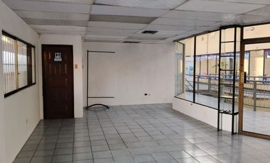Local en centro comercial alborada