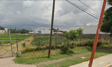 Terreno en venta sobre la calle 15 sur en Zerezolta, San Pedro Cholula a 2 min del Club de Golf la Huerta